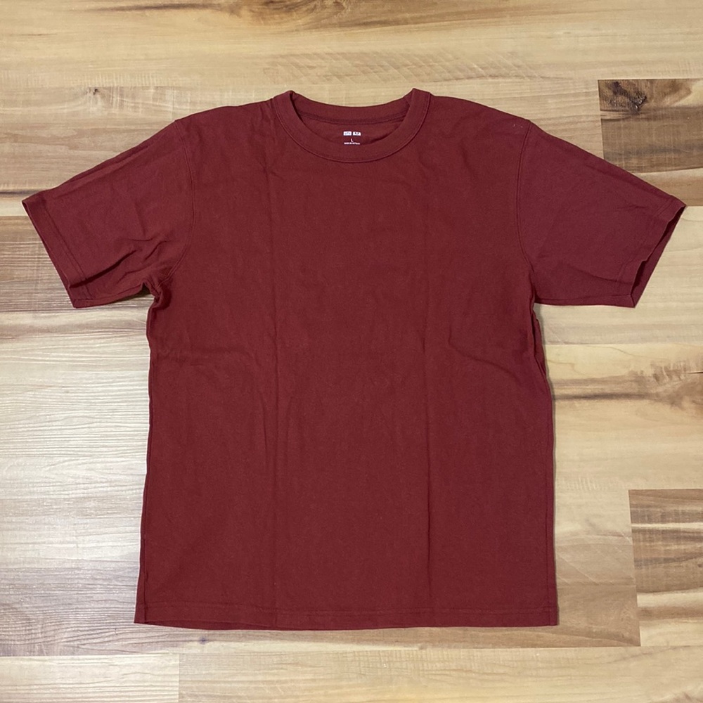 Men’s Uniqlo T- Shirt - dark red